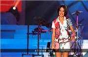 Alizee'nin Yeni Fotoraflar 2009 - Sayfa 4 2c7167e6546bt