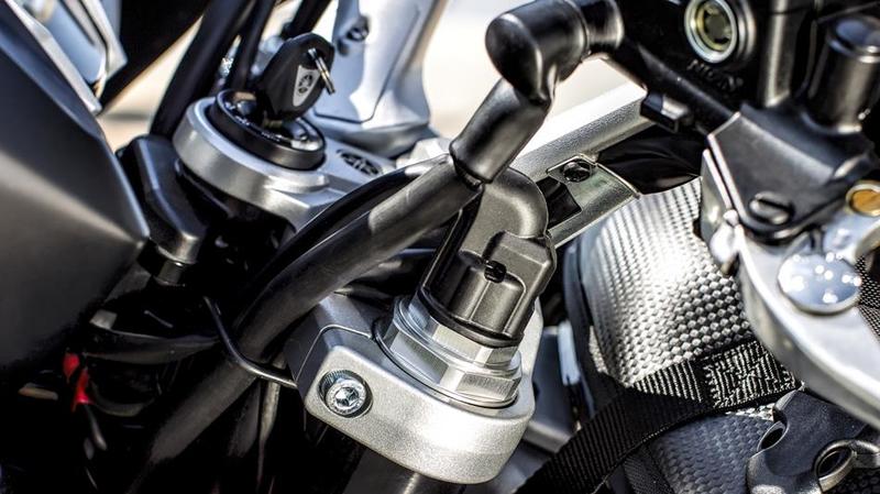 Yamaha FJR1300 AS turismo nipponico. 2015_Yamaha_FJR1300_A_EU_Magnetic_Bronze_Detail_0