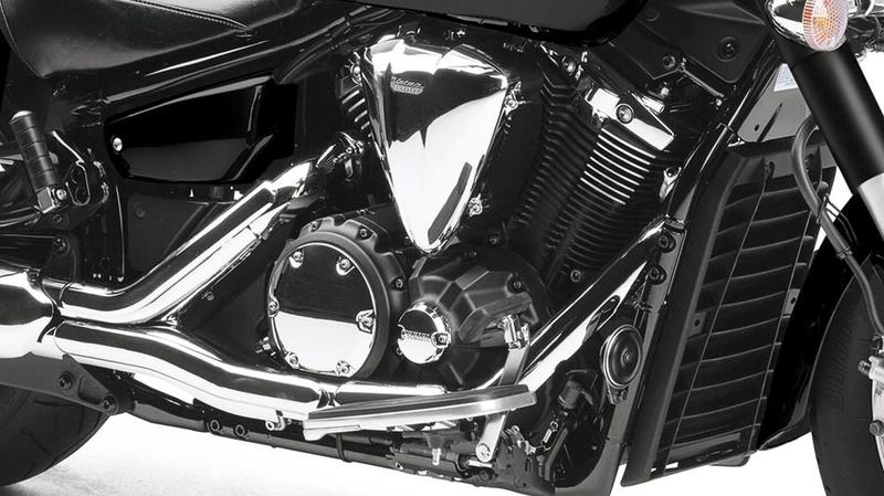 Yamaha modelli 2015 - Pagina 2 2014_Yamaha_XVS1300_A_CFD_EU_Midnight_Black_Detai