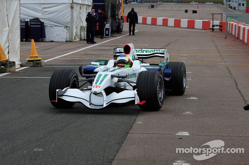 Test's sessions 2000-2017 (Was : Test sessons) - Page 20 Test_2008_silverstone_mike_conway_honda_ra108_03