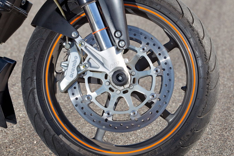 KTM Super Duke. KTM1290_SD_VS_990_SD_012