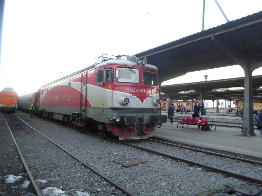  Locomotive clasa 47(476/477) aparţinând CFR Călători  - Pagina 2 SAM_0592