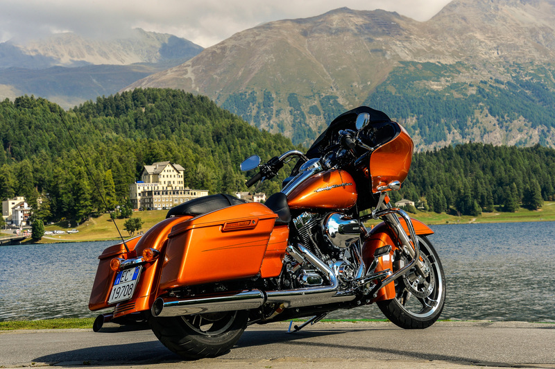 Il Road Glide l'Harley che piace ai Goldwinger? Harley_2015_test_1