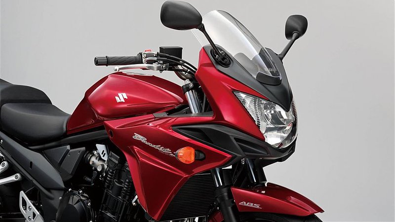 SUZUKI BANDIT 1250 ABS (2015) Suzuki_bandit_1250s_abs_2015_d197f278e6b4b273c8b