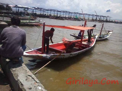 Ombak Kenjeran Telan 3 Korban 131638_perahud