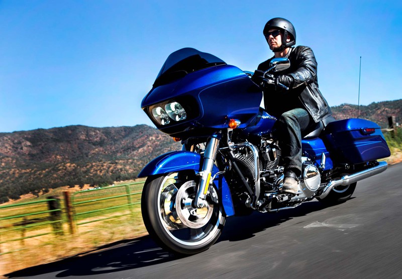 Il Road Glide l'Harley che piace ai Goldwinger? 080114top_i