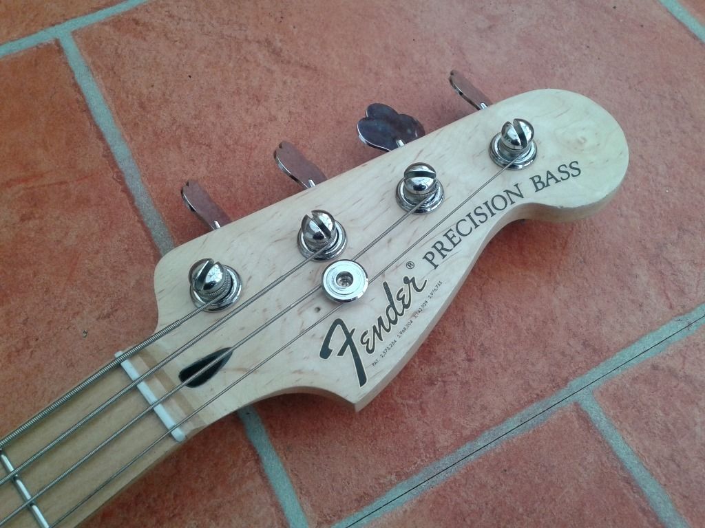 Dúvida sobre originalidade desse Fender Precision Bass  Fender7