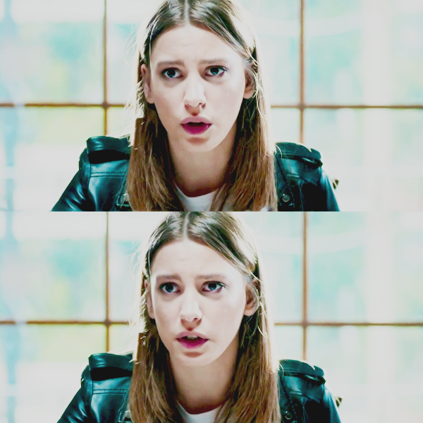 Serenay Sarikaya/სერენაი სარიკაია #22 - Page 28 CDh9_SUi_VAAA7_Mf