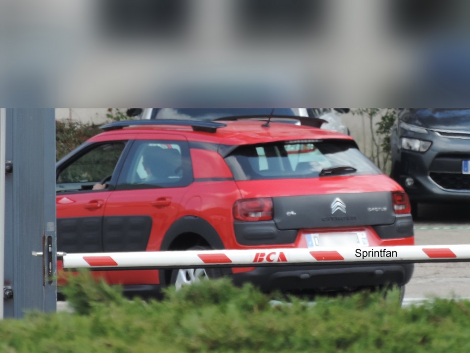 2014 - [Citroën] C4 Cactus [E3] - Page 32 Spyshots_rscn4418_big