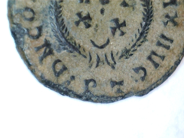 AE3 de Constantino I. D N CONSTANTINI MAX AVG - VOT XX. Ceca Ticinum. Image