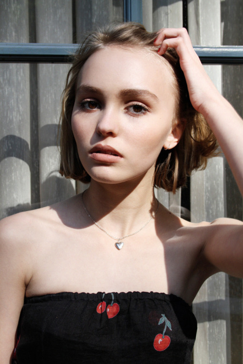 LILY-ROSE PARADIS DEPP sur Instagram - Page 8 Tumblr_nn95jn2g4_B1rp7y3ro1_500