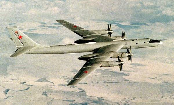 The fastest in the world, serial screw plane is considered strategic bomber - Tu -95 EAgFO