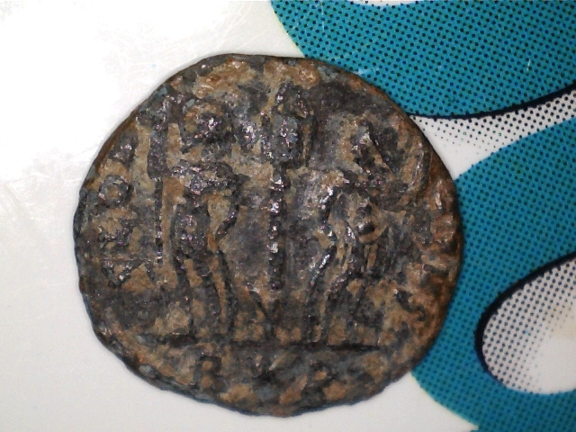 AE4 de Constantino II. GLOR-IA EXERC-ITVS. Ceca Roma. Image