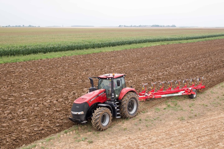 NOVEDADES TRACTORES 2016 CASE_IH_Magnum_310_CVX_Hi_e_SCR_Small