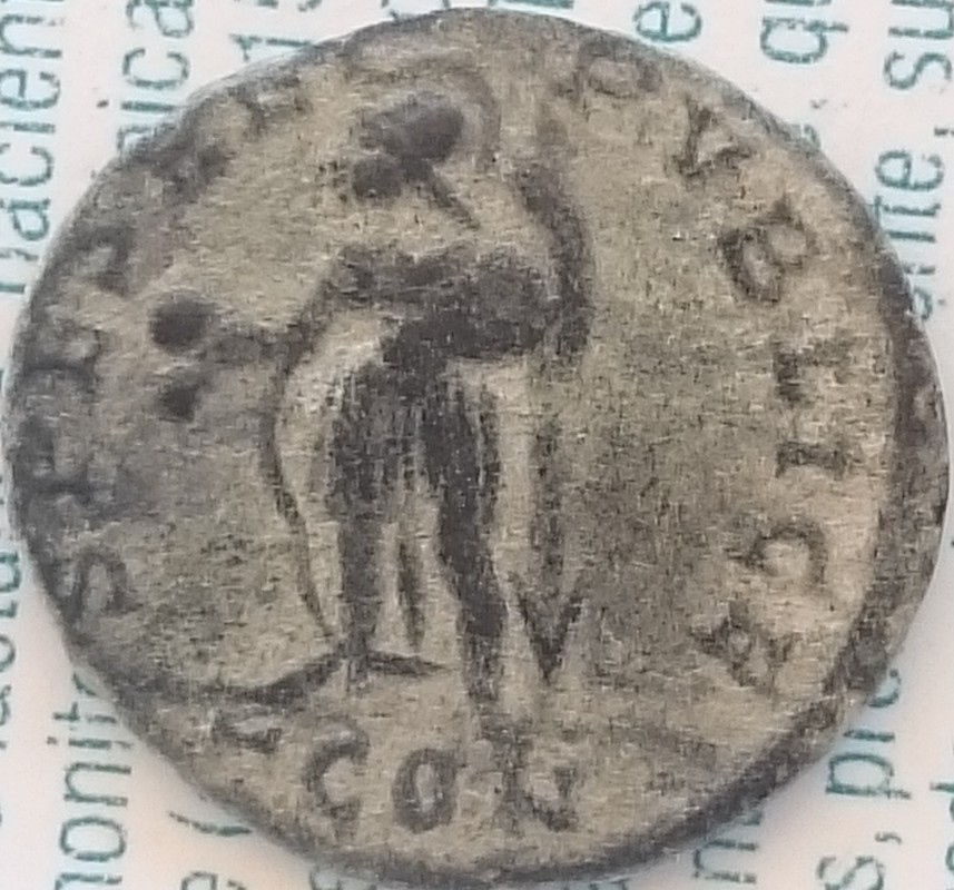 AE4 de Juliano II. SPES REI - PVBLICE. Emperador estante a dcha. Ceca Arles. DSC_0008