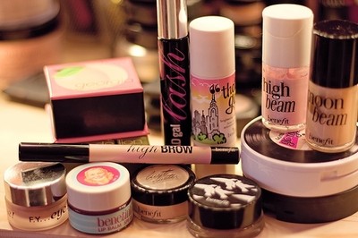 just pour les filles  - صفحة 3 Beauty-benefit-makeup-products-Favim.com-828865