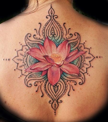 Umjetnost od kane - Page 9 Jessica_Brennan_Lotus_Flower_and_Henna_Tattoo