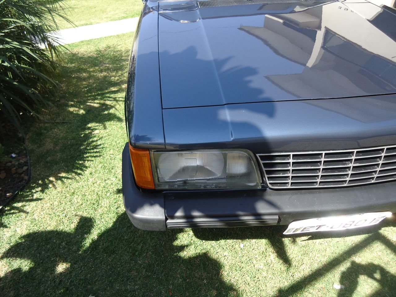 Opala Comodoro 88 coupe - Reforma - Página 5 DSC03057