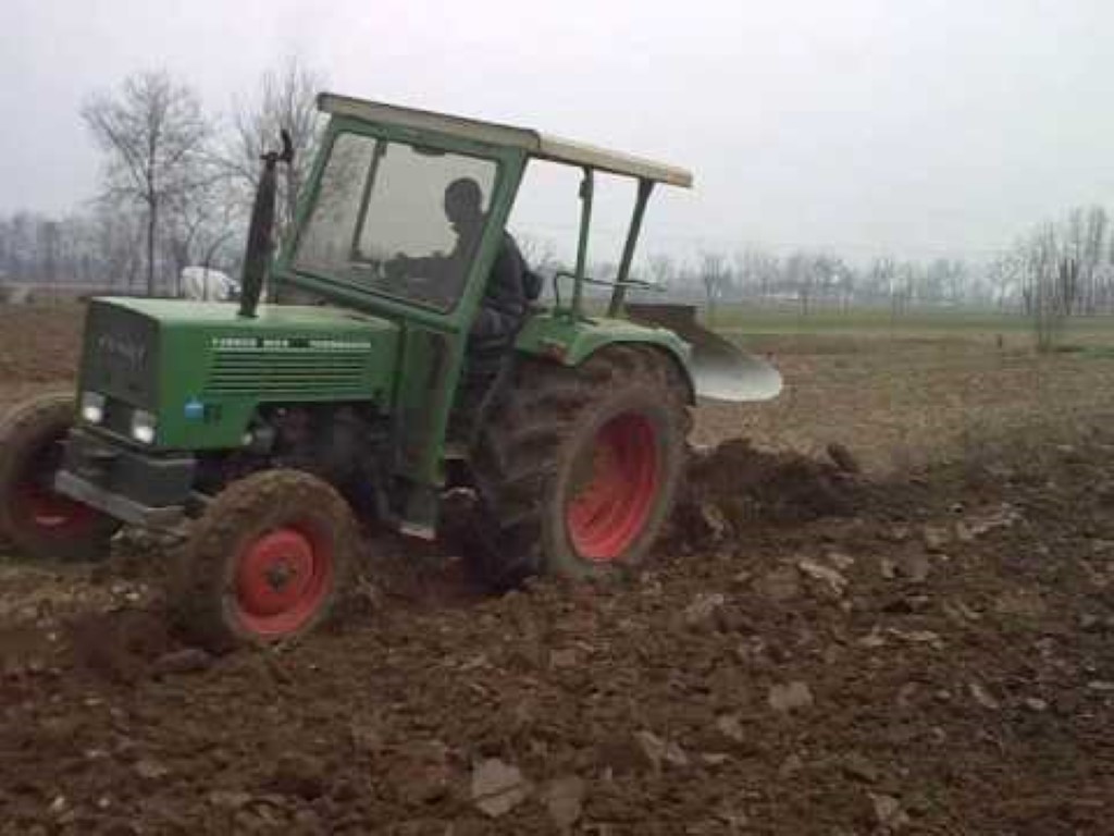 FENDT Tractores   - Página 12 FENDT_102_LS_Medium