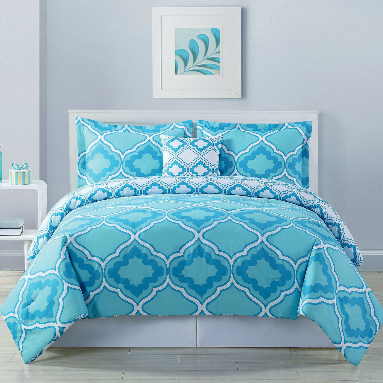 Chat Thread 18: Let it Chat - Page 2 Avery_Geo_Reversible_Comforter_Set