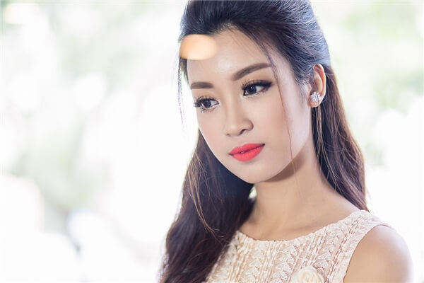Tiết lộ bí quyết chăm sóc da hoàn hảo của dàn hoa hậu Việt nổi tiếng hiện nay My-linh
