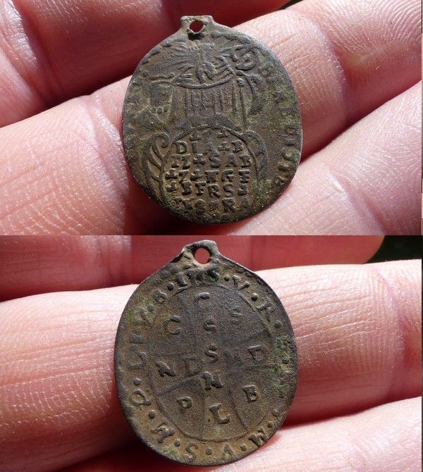 Medaille de Saint Benoit ou Medaille des Sorciers XVIIIième E3e30761