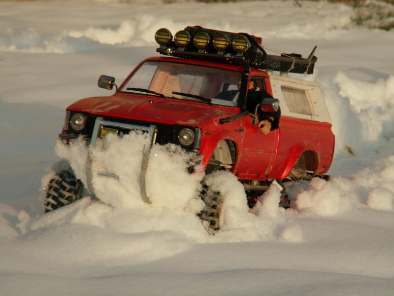 Vote pour la plus belle photo de Fevrier 2011. [ Sondage Terminé ] S10-01-2010_Hilux_in_snow_95