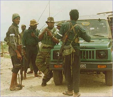 LTTE (Liberation Tigers of Tamil Eelam) Ltte_com01_000