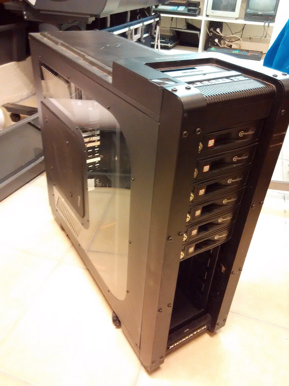 Vends Mega Tour PC pour Mega Config de serveur (par exemple) Mega_Tour