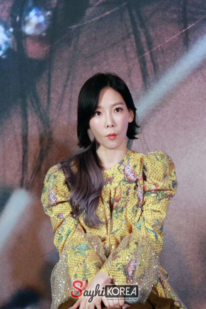 [PIC][27-05-2017]TaeYeon khởi hành đi Thái Lan để tham gia Concert - "PERSONA in BANGKOK" vào chiều nay - Page 5 IMG_4217-copy-683x1024