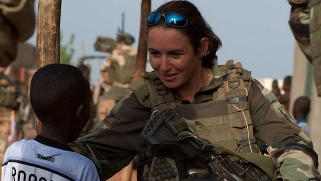 Une femme commando parachutiste de l'air Mali1_0