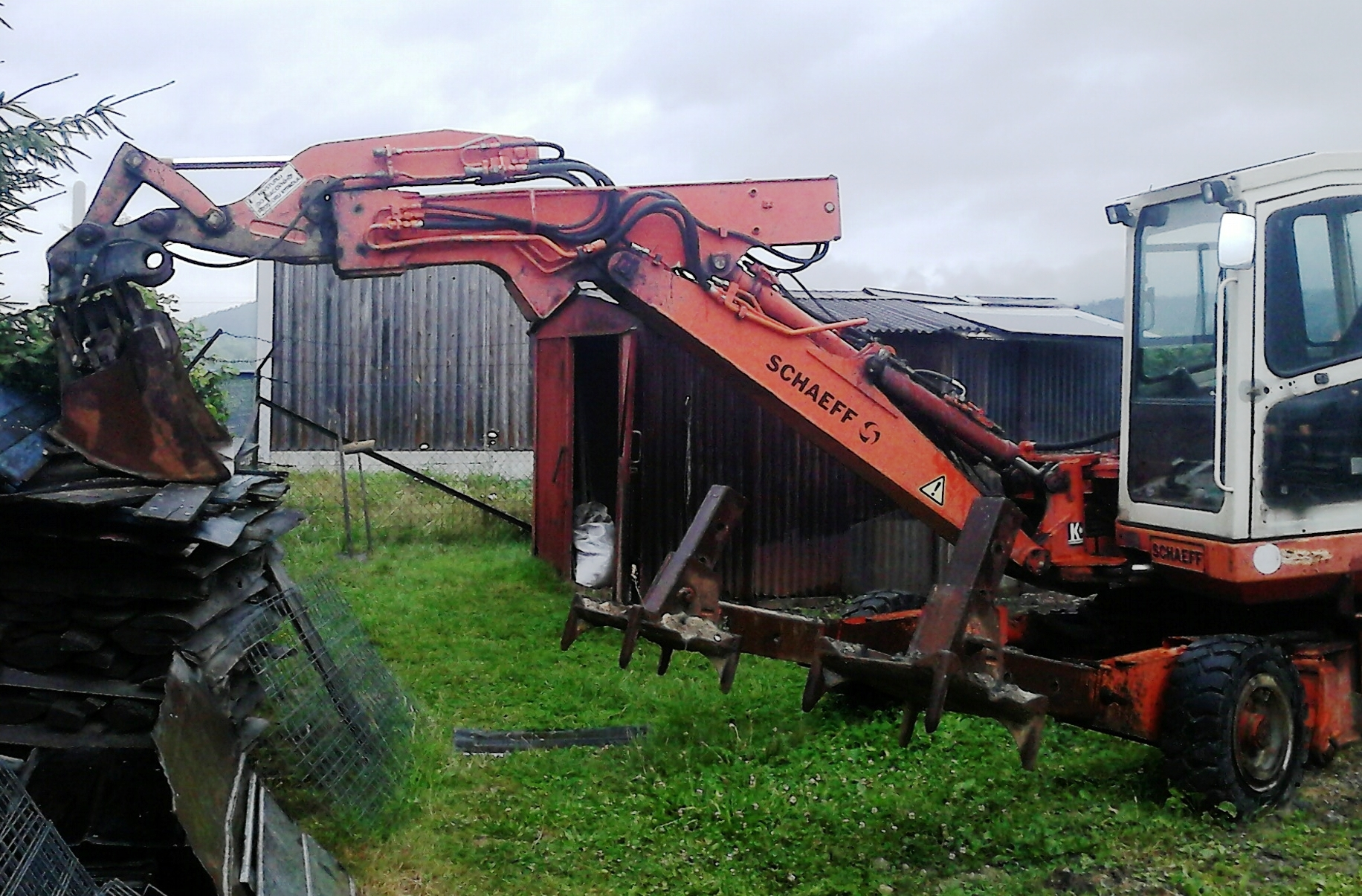 escavatori spider kamo Walking-excavator-mobil-10t-schaeff_1437467640_orig