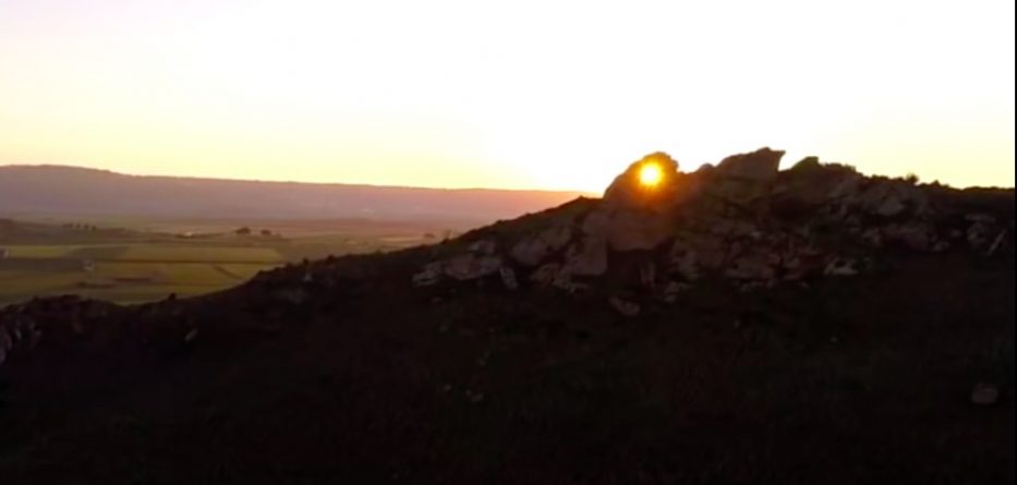 Découverte d’un « Stonehenge » vieux de 5 000 ans en Sicile Capture-2017-01-07-%C3%A0-16.17.01-933x445