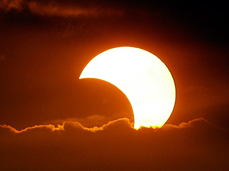 الكسوف الشمسي... 090126-eclipse-01-461