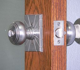 SCP-7143-J An Attractive Piece of Hardware/性感的门把手 Knob2