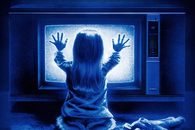 #GrowingUpAce Kid-friendly-horror-poltergeist1