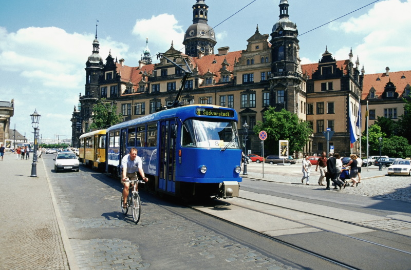 Nemačka - Page 18 Germany-Dresden-Royal_Palace-thinkstockphotos.com-_Photodisc5b05b0576ac31852