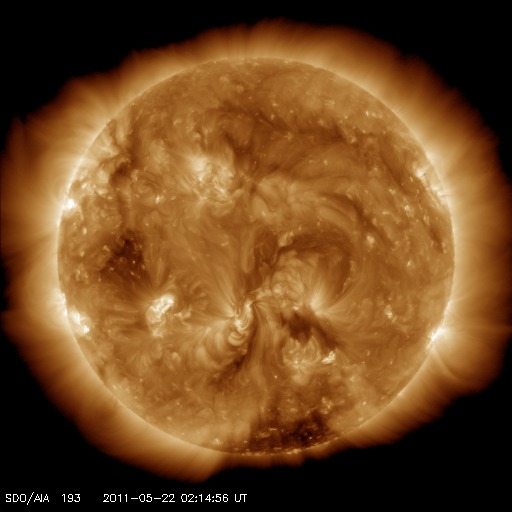 SEGUIMIENTO DEL ESTADO DEL SOL Y LA MAGNETOSFERA  . - Página 17 20110522_021456_512_0193