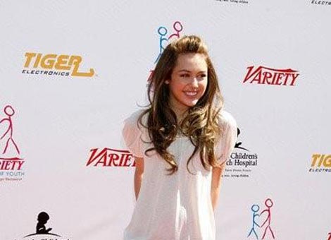 photos de cyru's cool Miley_cyrus_470x340