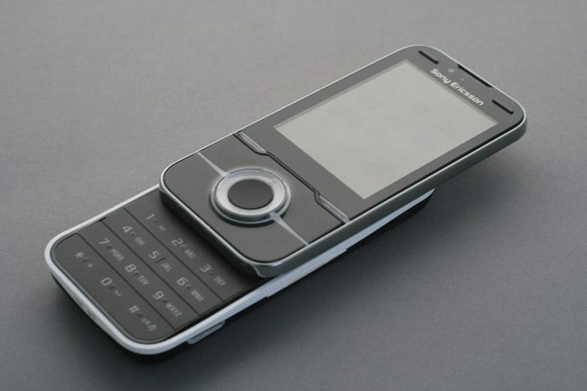 Sony Ericsson Yari لعشاق الالعاب والترفيه .. صور .. مواصفات .. استعراض .. اخبار.. Yari_live_1