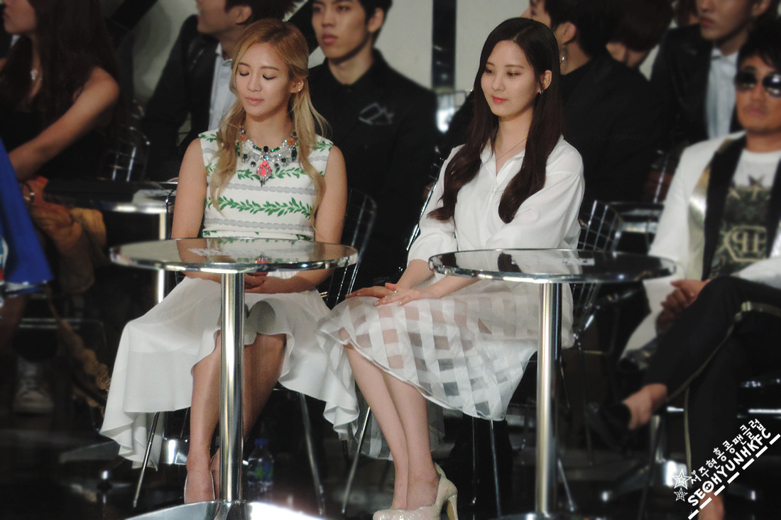 [PIC][22-11-2013]SeoHyun và HyoYeon khởi hành đi Hồng Kông để tham dự "2013 Mnet Asian Music Awards" vào sáng nay - Page 6 3094421_orig