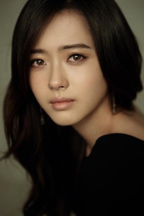 korean makeup,,,,,,,,,,,,,,,simple and sophisticated 20111230_seoulbeats_go_ara_2