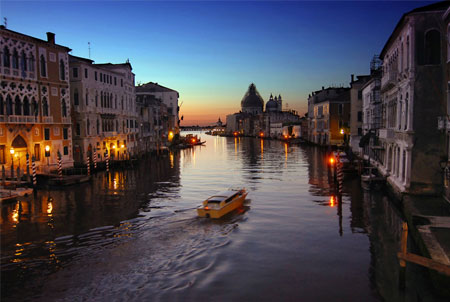 Un lugar, una canción Canales-venecia