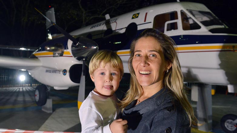 brasil - [Brasil] Bandeirante iluminado volta a brilhar no Parque Santos Dumont F00040457g