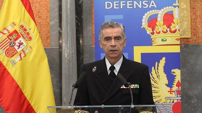 COMUNICADO DE LAS FUERZAS ARMADAS: MENSAJE A LA NACIÓN Almirante-jefe-estado--644x362