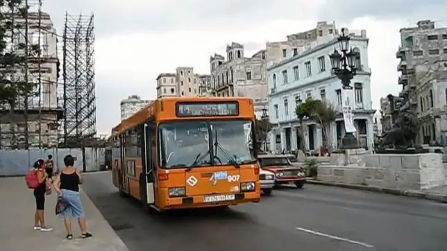 El Ayuntamiento mandó a Cuba 50 autobuses que eran útiles en Sevilla Autobus-tussam-cuba--644x362