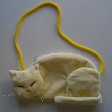 حقيبة القط من المخمل او الجوخ لطفلتك بالصور Catbag