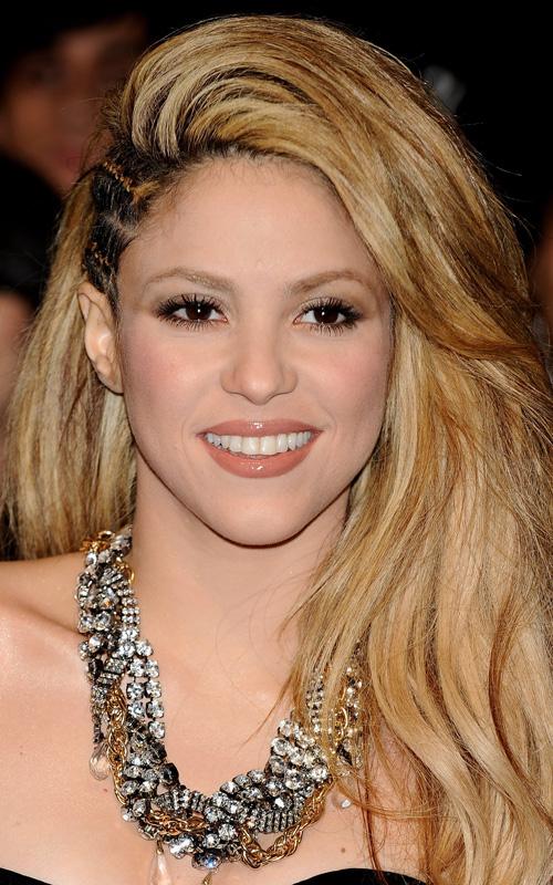 السيرة الذاتية للنجمة شاكيرا Shakira121