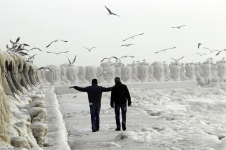 منذ 30 سنة تجمدالبحر الاسود بالصور 235579lzl