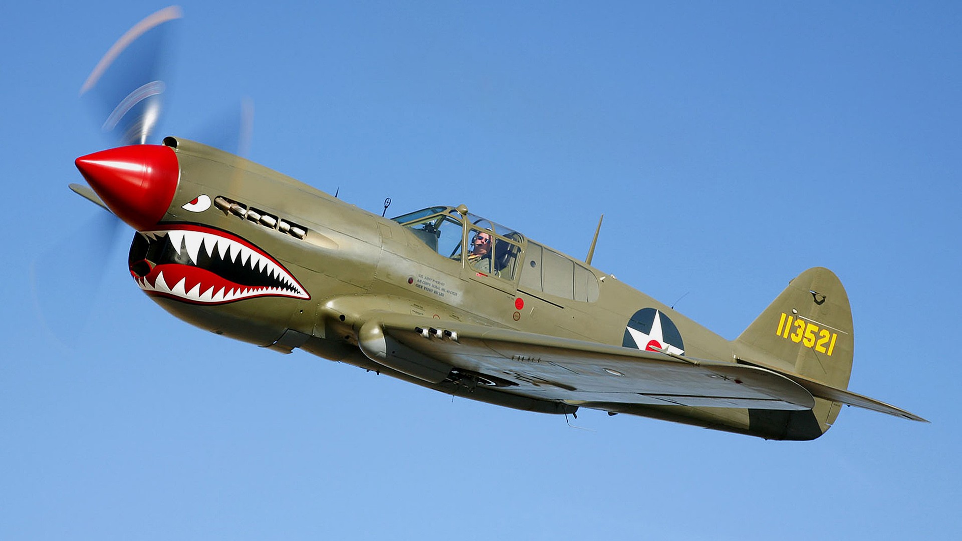 Un P-40 de la RAF découvert dans le désert égyptien . Wallpaper-2297374